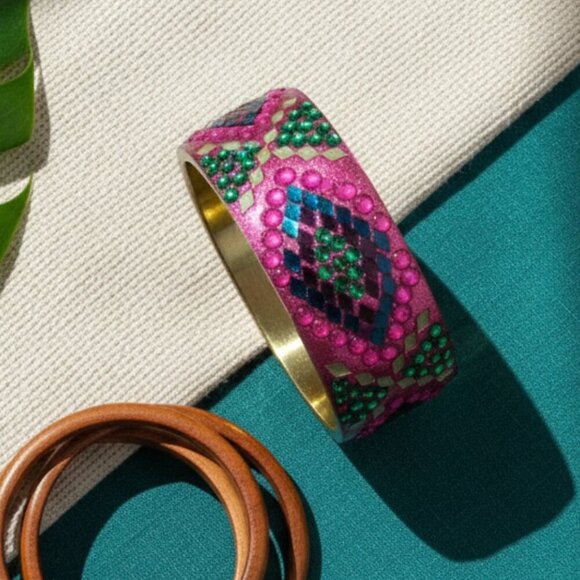 Hot Pink Rhinestone Bedazzled Bracelet with shiny jewels bangle - Picture 1 of 6